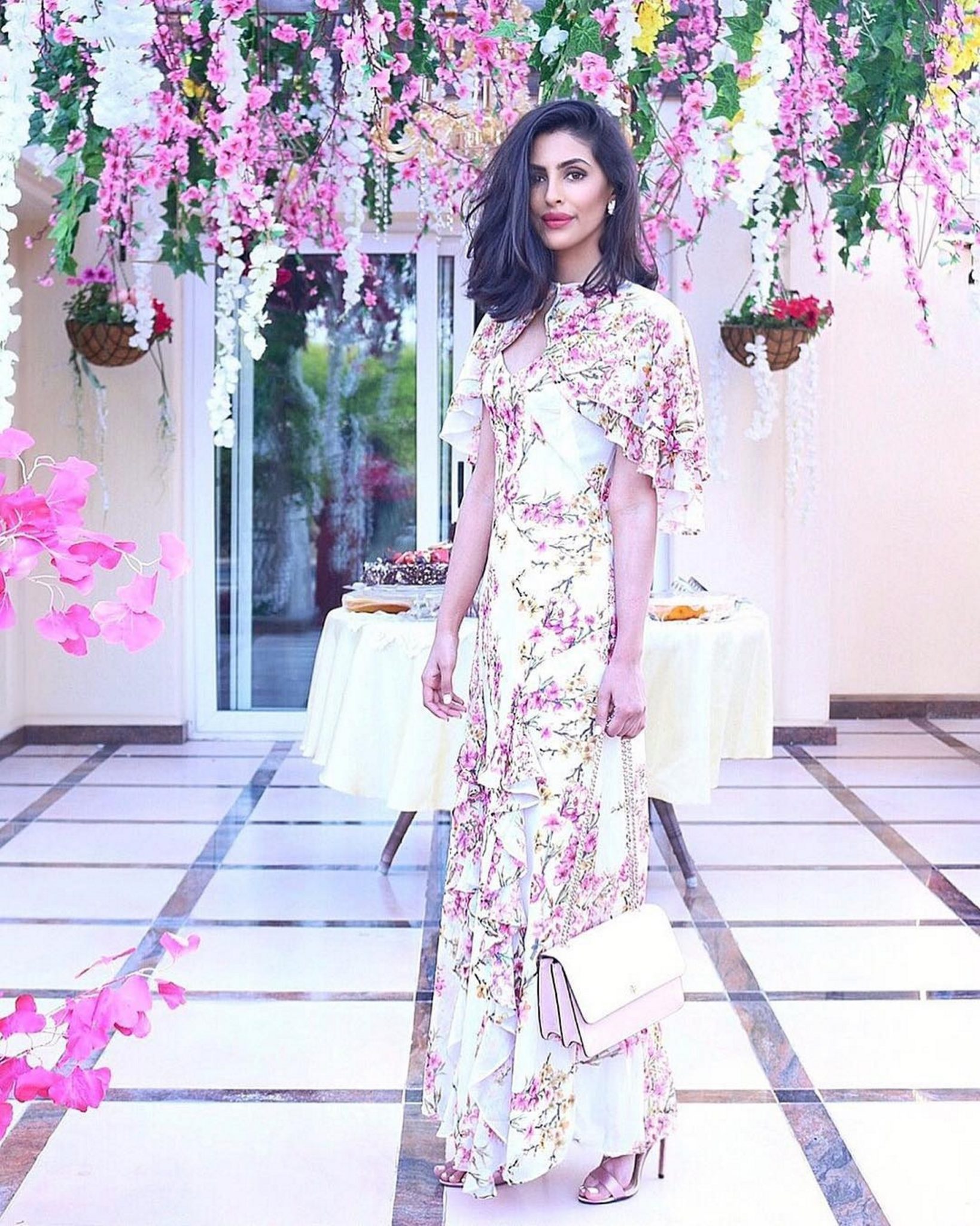 Four-Modest-Looks-We-Loveg-sleeve-midi-dress