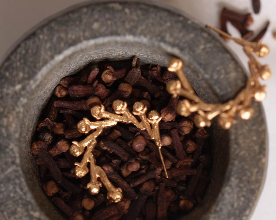 Indian Jewelery - Zardozi Magazine - Hoop Earrings